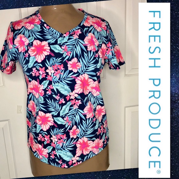 🌵Fresh Produce Island Dreaming V-Neck Tee NWT Med - Picture 1 of 13